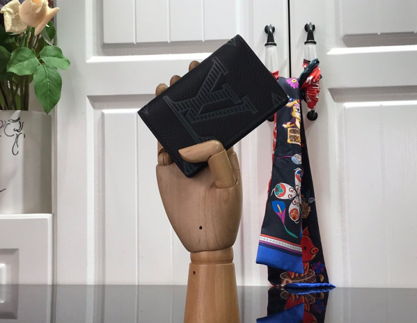 l0*is V*t0n pocket organizer