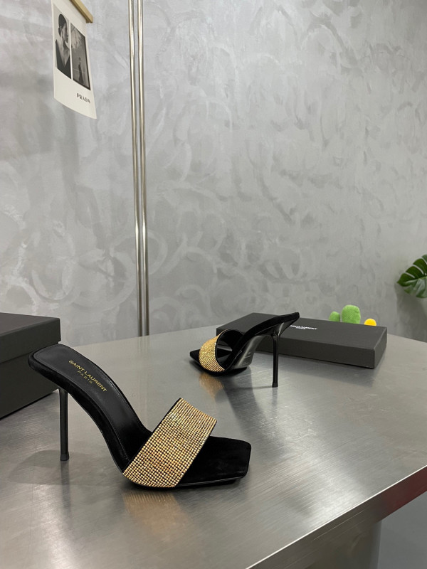 Y*L lucking evening mule