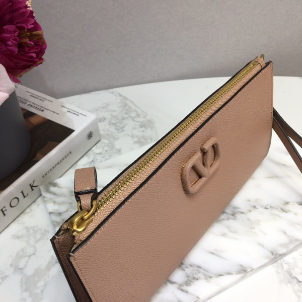 VALENTINO GARAVANI VSLING GRAINY CLUTCH