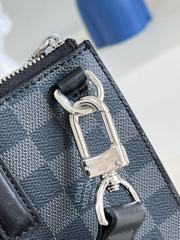 l0*is V*t0n sac plat cross