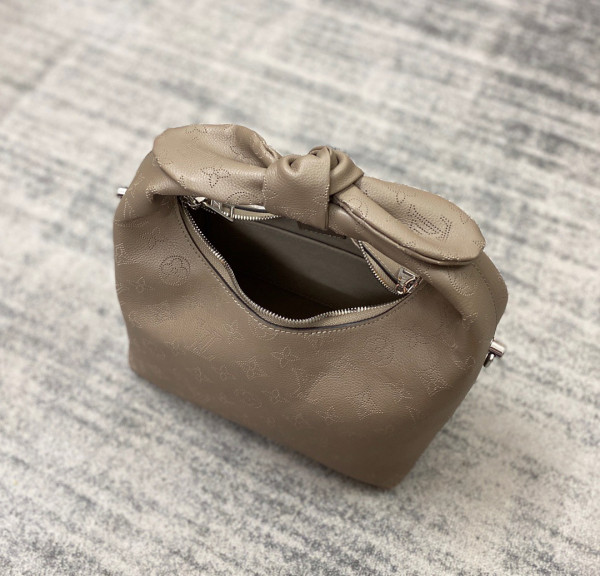 l0*is V*t0n why knot pm