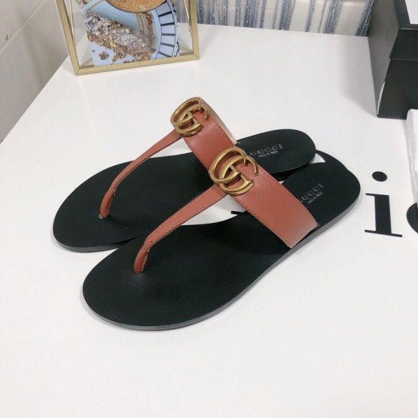G*u*i leather thong sandal with double g
