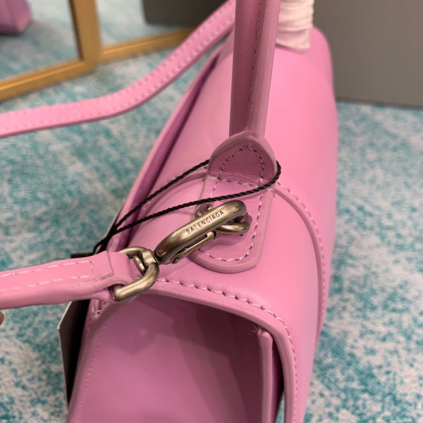 Ba*len*cia*ga hourglass