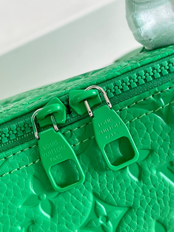 l0*is V*t0n keepall bandouliÈre 50