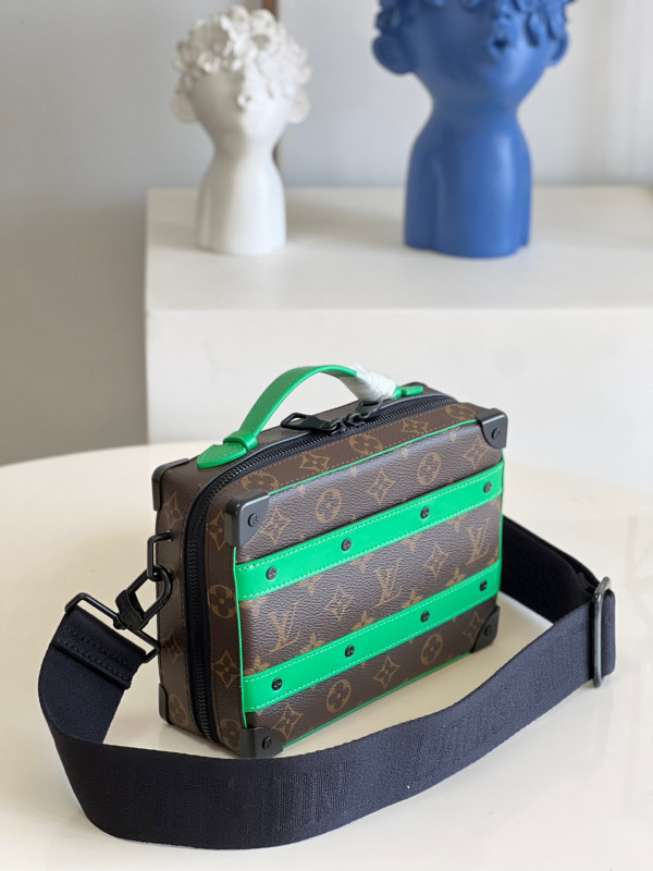 l0*is V*t0n handle soft trunk