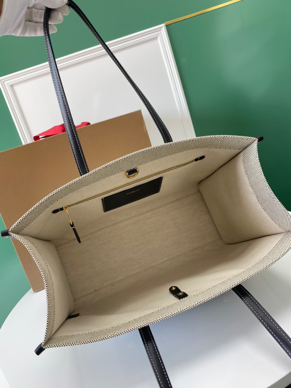 B**rry medium freya tote