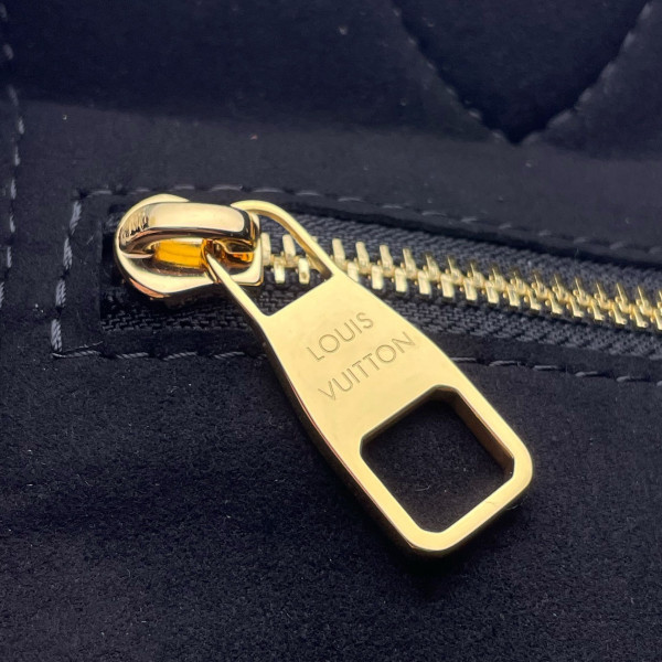 l0*is V*t0n neverfull mm