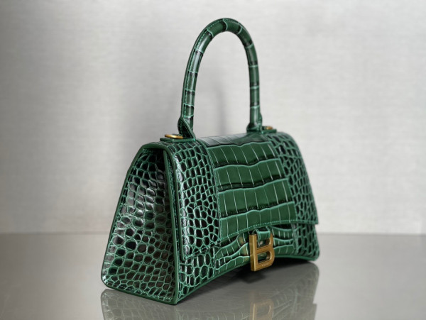 Ba*len*cia*ga hourglass