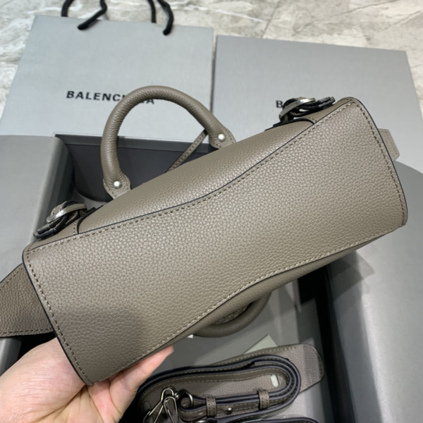 Ba*len*cia*ga neo classic mini top handle bag