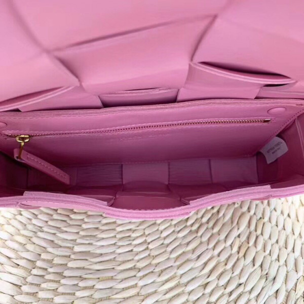 bo*te*ga Ve*ne*ta cassette