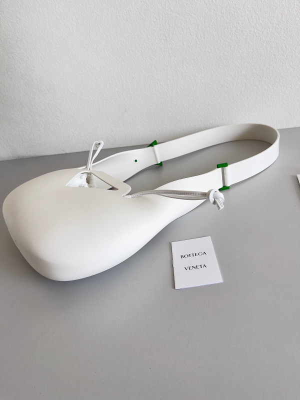 bo*te*ga Ve*ne*ta punch