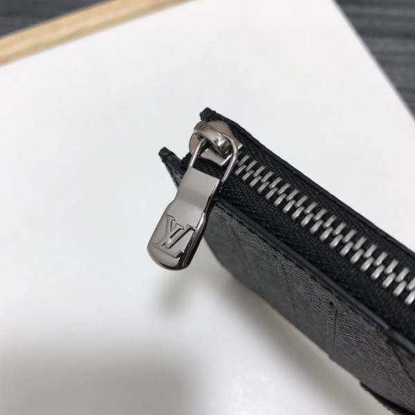 l0*is V*t0n coin card holder