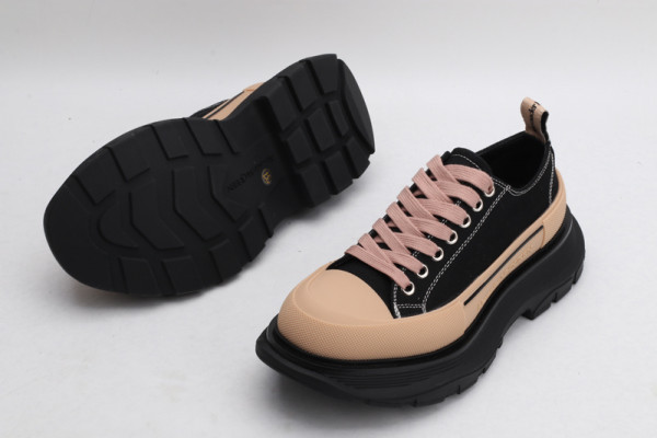 ale*d*r M*Q*en tread slick lace up