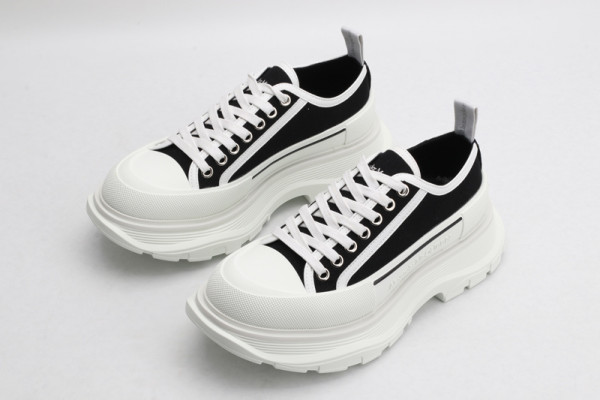 ale*d*r M*Q*en tread slick lace up