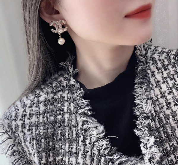 CL EARRINGS