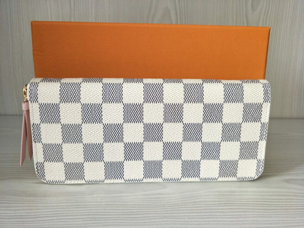 l0*is V*t0n clemence wallet