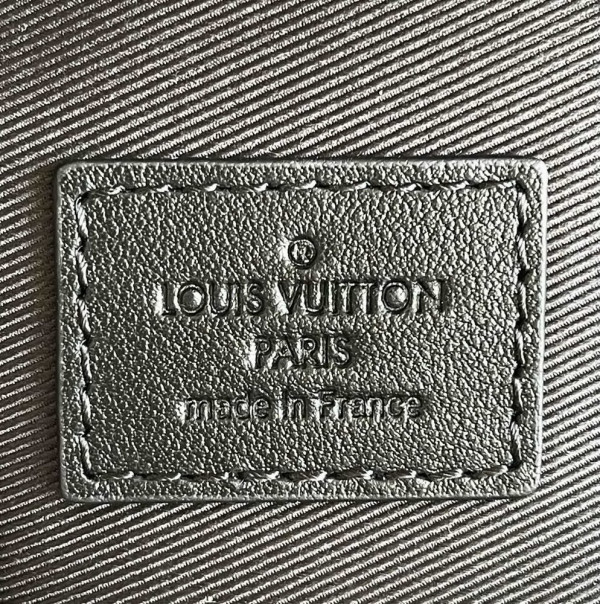 l0*is V*t0n s lock messenger