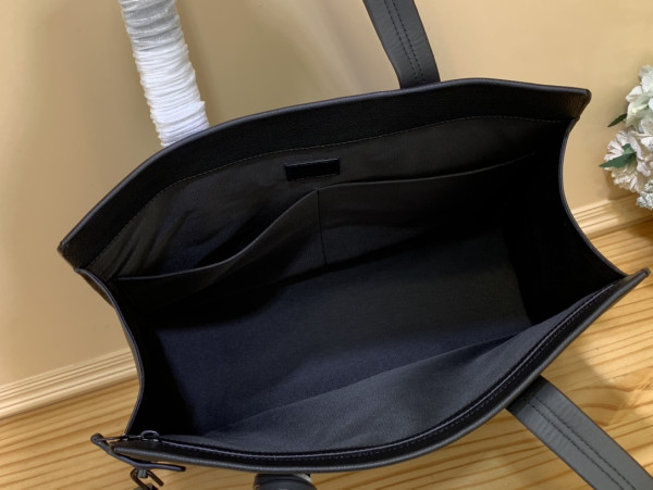 l0*is V*t0n aerogram tote