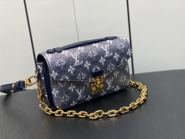 l0*is V*t0n pochette metis east west