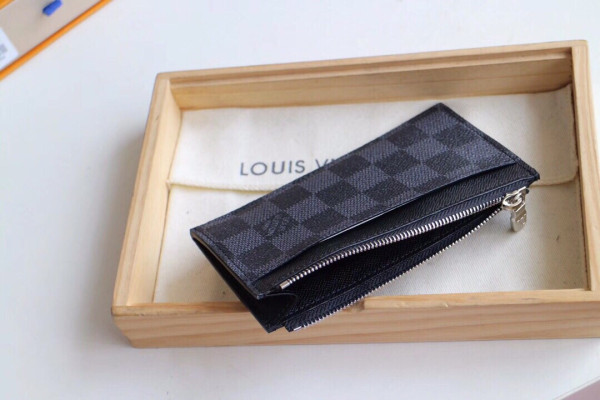 l0*is V*t0n coin card holder