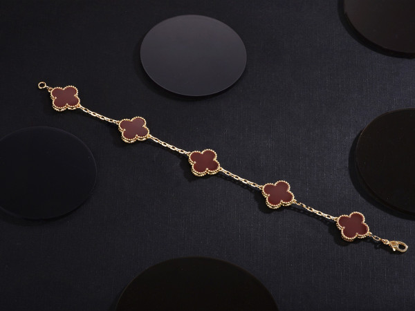 V*N CL*F & arpels perlée bracelet
