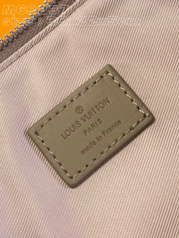 l0*is V*t0n ipad pouch