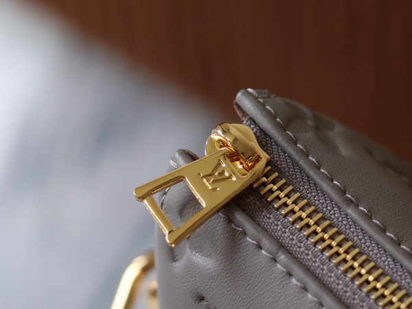 l0*is V*t0n coussin mm-34*24*12cm