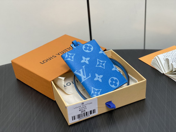 l0*is V*t0n card holder necklace-7.6*10*0.5cm