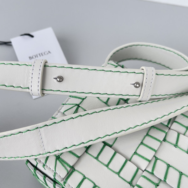 bo*te*ga Ve*ne*ta cassette-23*15*5.5cm