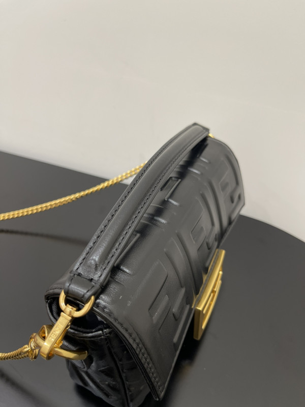 F**di baguette-19*10*4cm