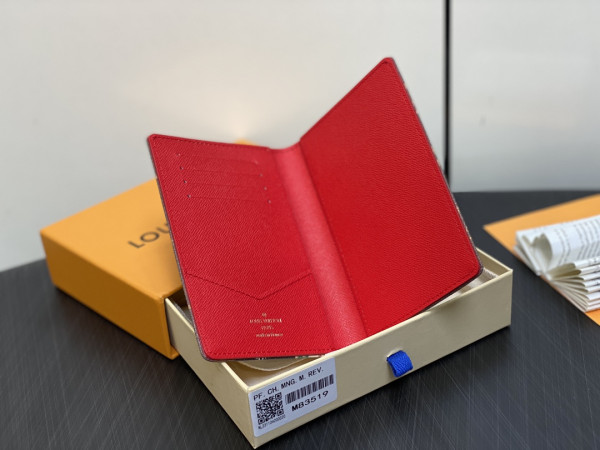 l0*is V*t0n passport cover-10*14*2.5cm