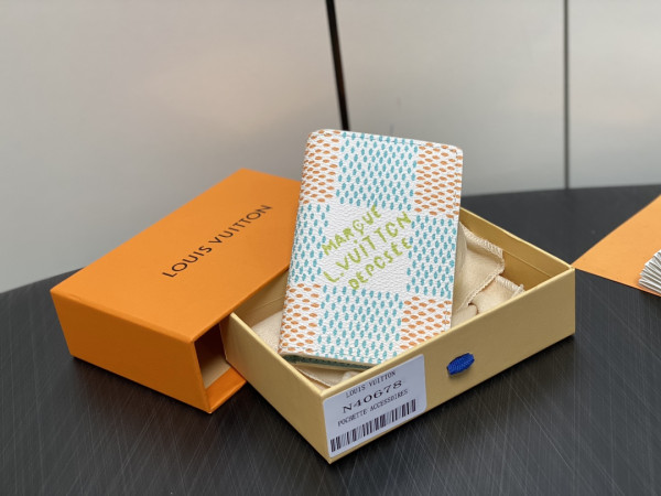 l0*is V*t0n pocket organizer-7.5*11.1*1 cm