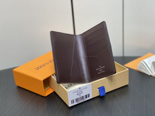 l0*is V*t0n pocket organizer-7.5*11.1*1 cm