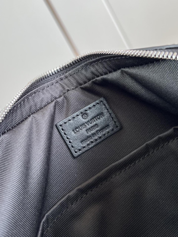 l0*is V*t0n trio messenger