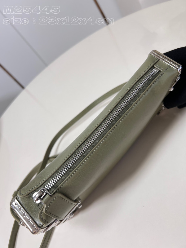 l0*is V*t0n slim trunk-23*12*4cm