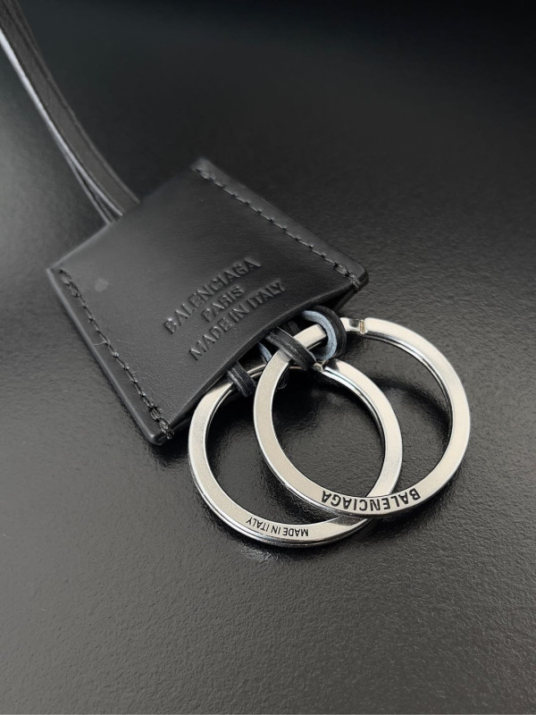 Ba*len*cia*ga bel air large shoulder bag