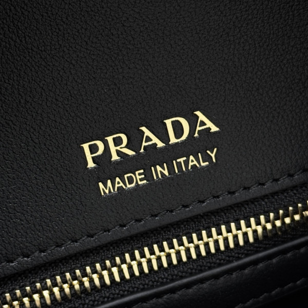 Pra*a doux medium leather shoulder bag-29*16*9.5cm