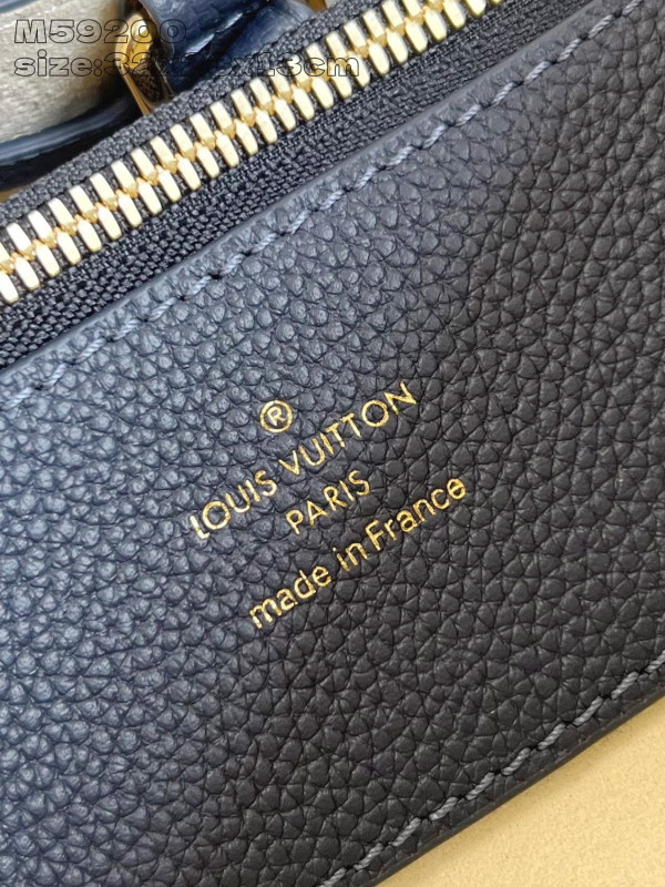 l0*is V*t0n bella tote