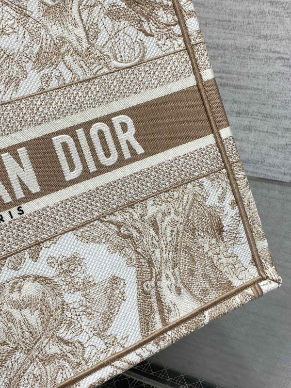 MEDIUM DIRO BOOK TOTE-36.5X27.5X16.5CM