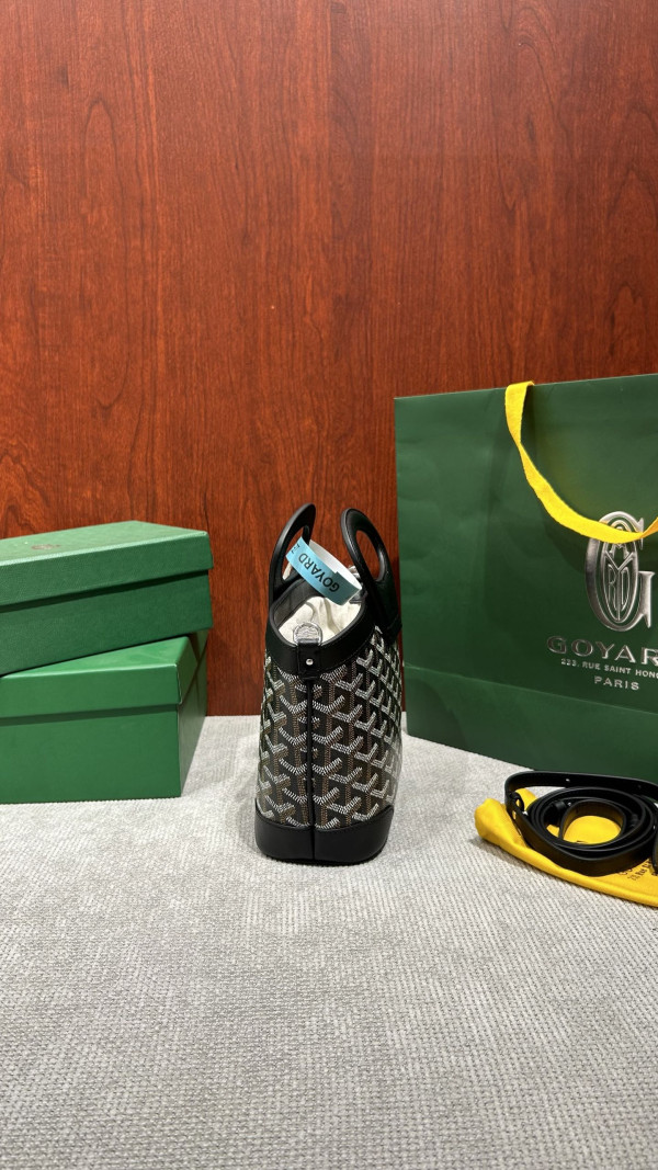 Go*ard beluga  - 23×18.5×8cm