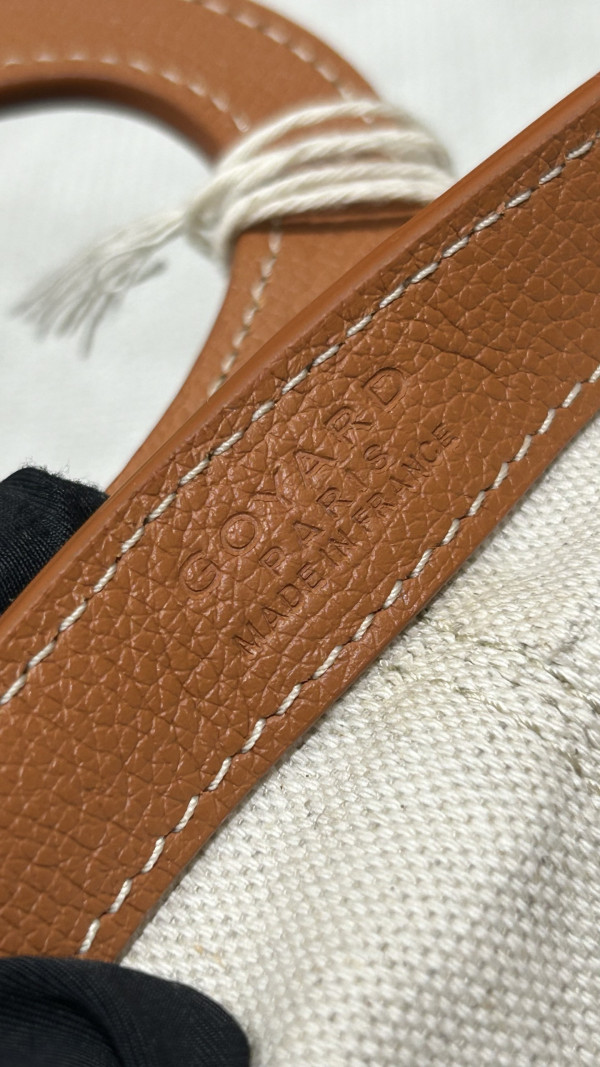 Go*ard beluga - 23×18.5×8cm