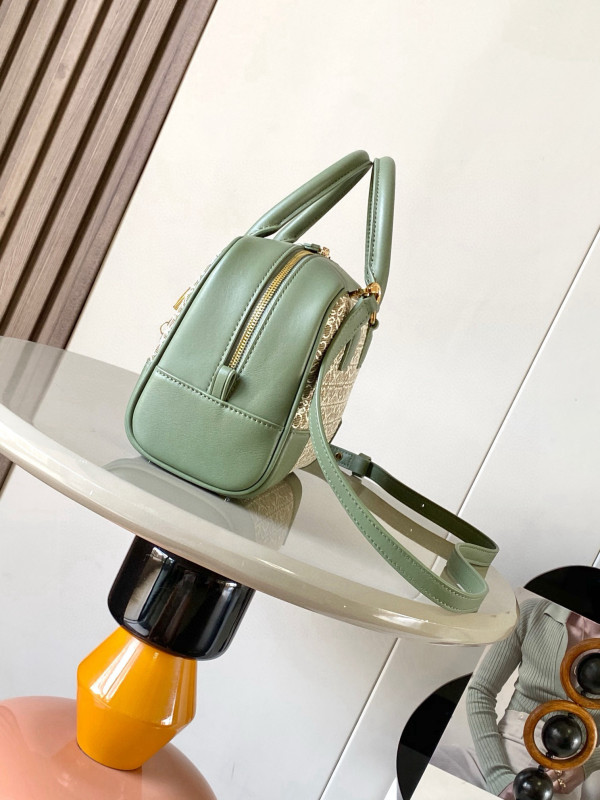 L0ew* amazona 23 bag in soft grained calfskin - 23*10*15cm