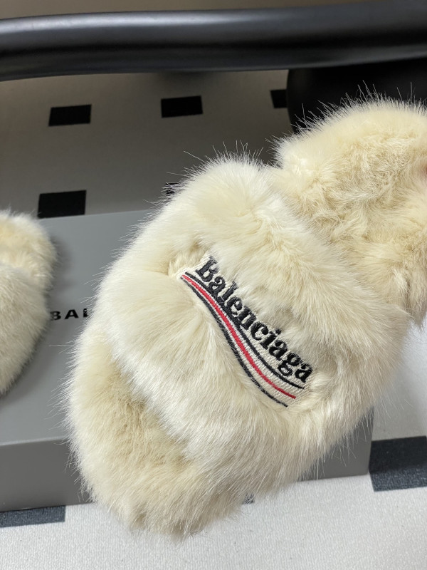 Ba*len*cia*ga slides