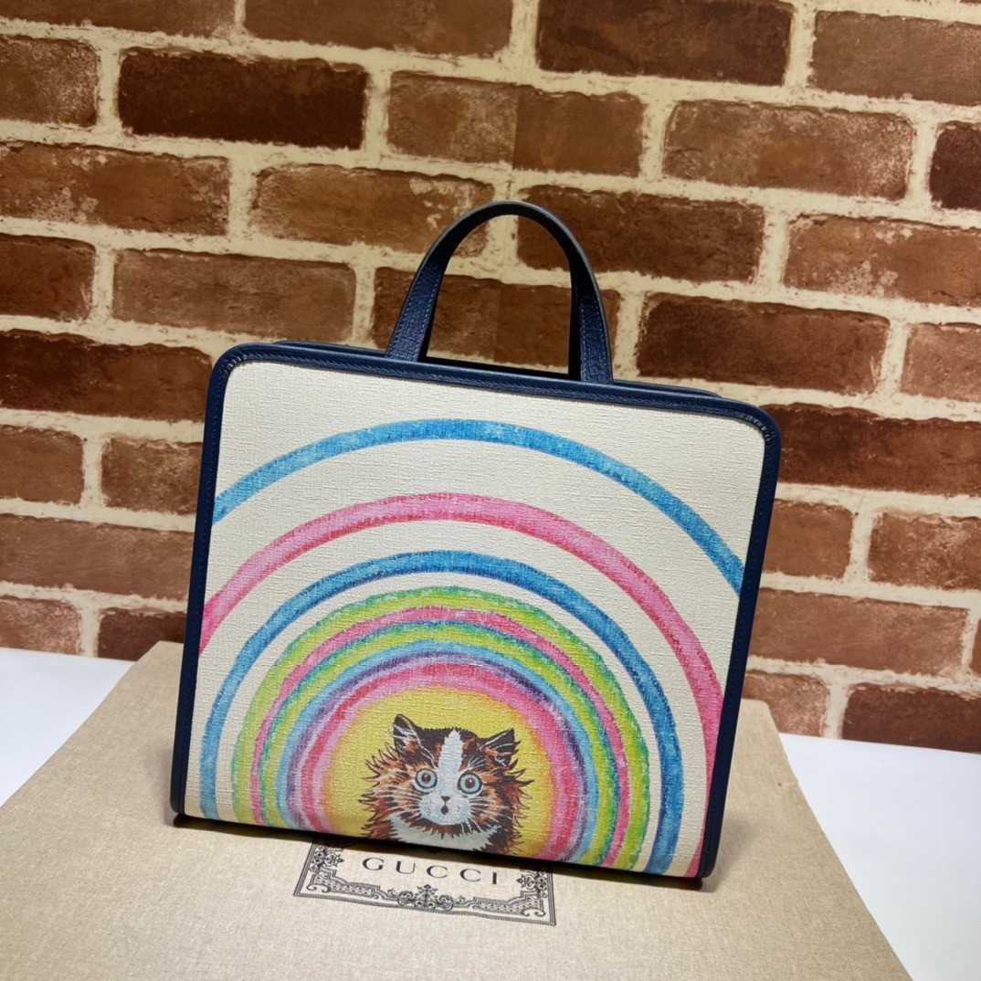 G*u*i children's strawberry star tote bag