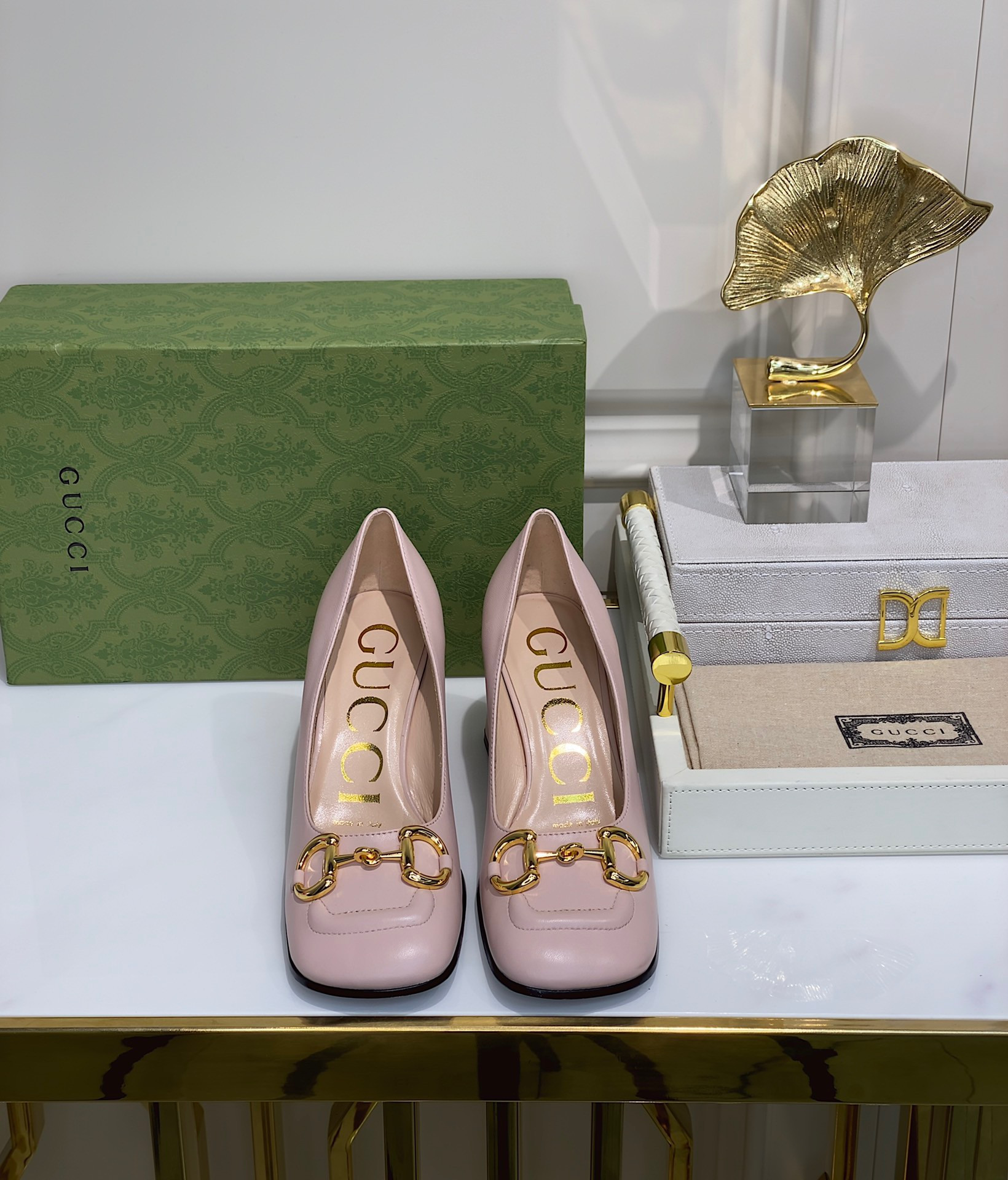 G*u*i women's mid-heel pump with horsebit