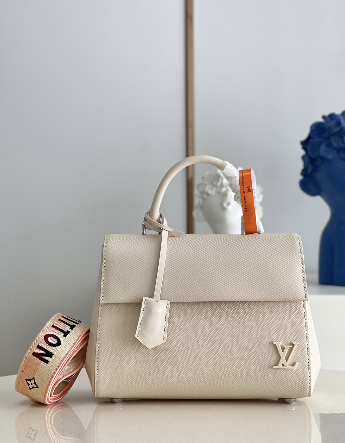 l0*is V*t0n cluny bb