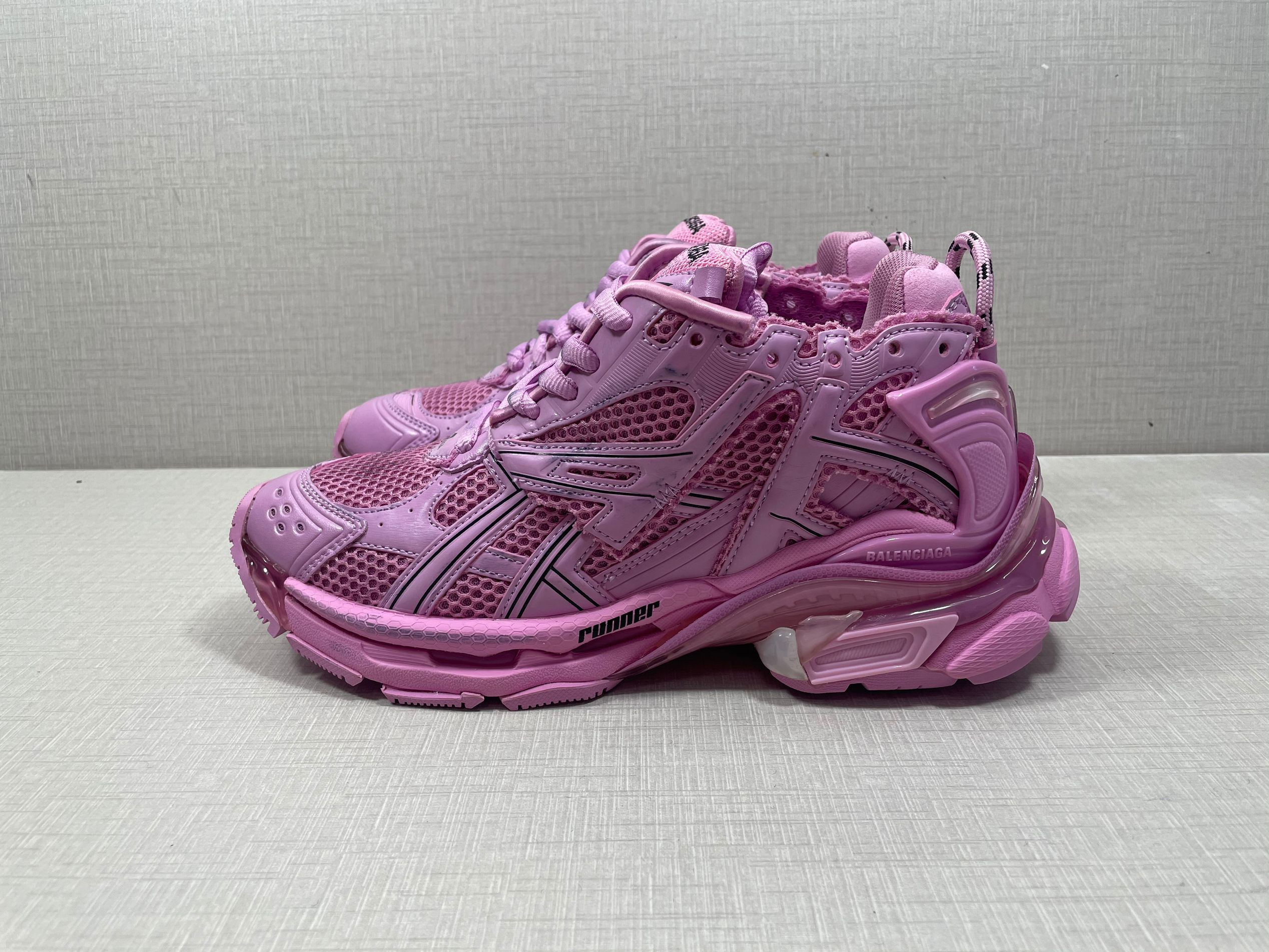 Ba*len*cia*ga runner